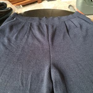 Women's St John's Collection Knit Pants  waist 38, inseam 29